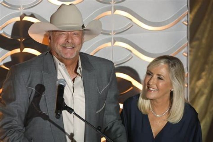Alan Jackson with his wife and daughters