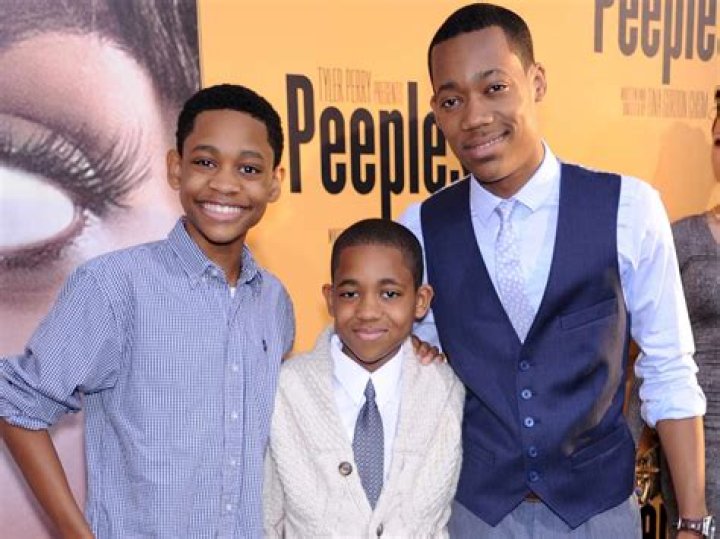 Carter Smith with his brothers