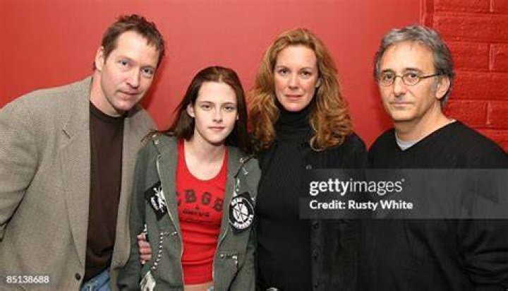 D.B. Sweeney, Elizabeth Perkins, Fred Berner, Kristen Stewart