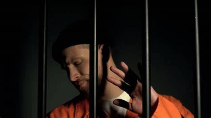 Flashing Prisoner