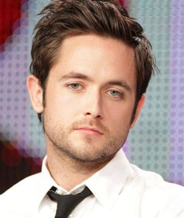 Justin Chatwin Net worth