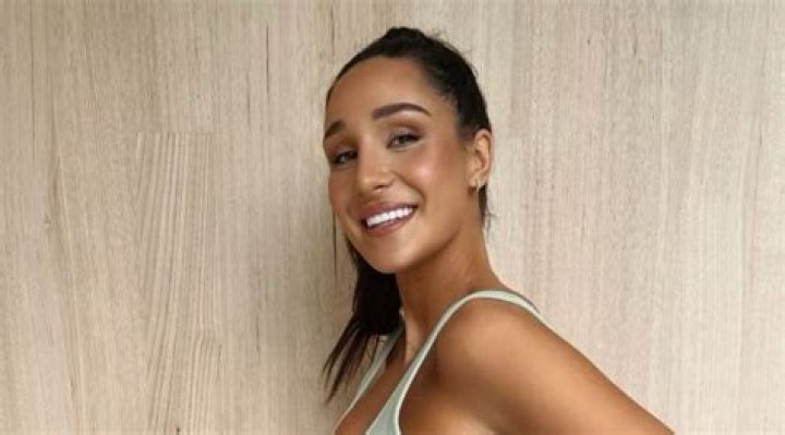 Kayla Itsines Bio