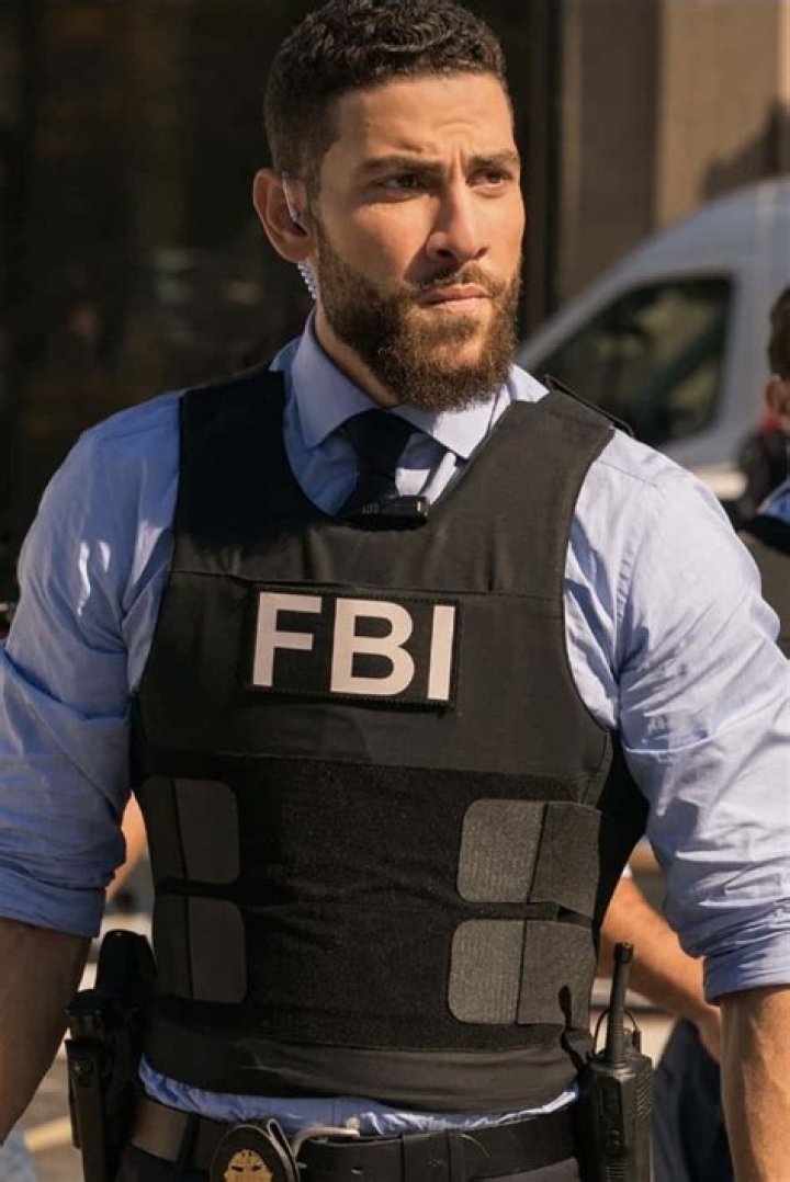 Lead Agent (FBI Man)