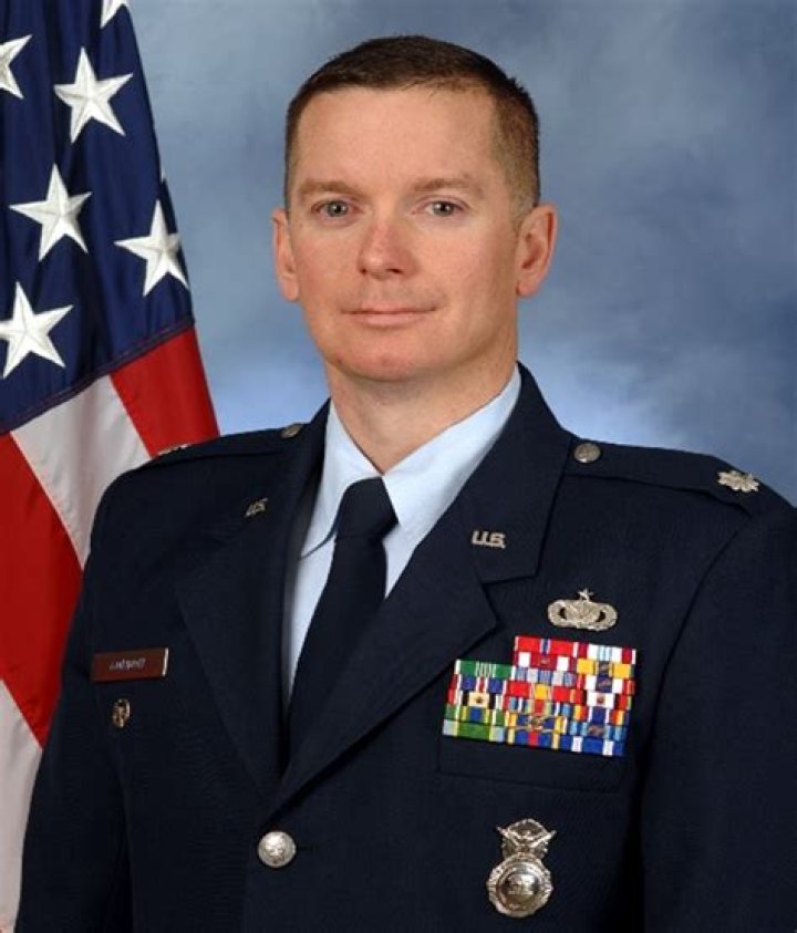 Lt. Col. Gordon Tall