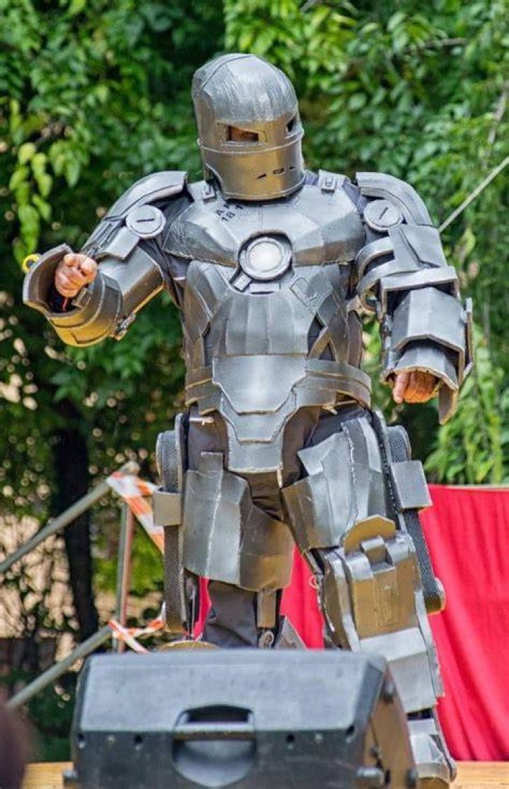 Man 1